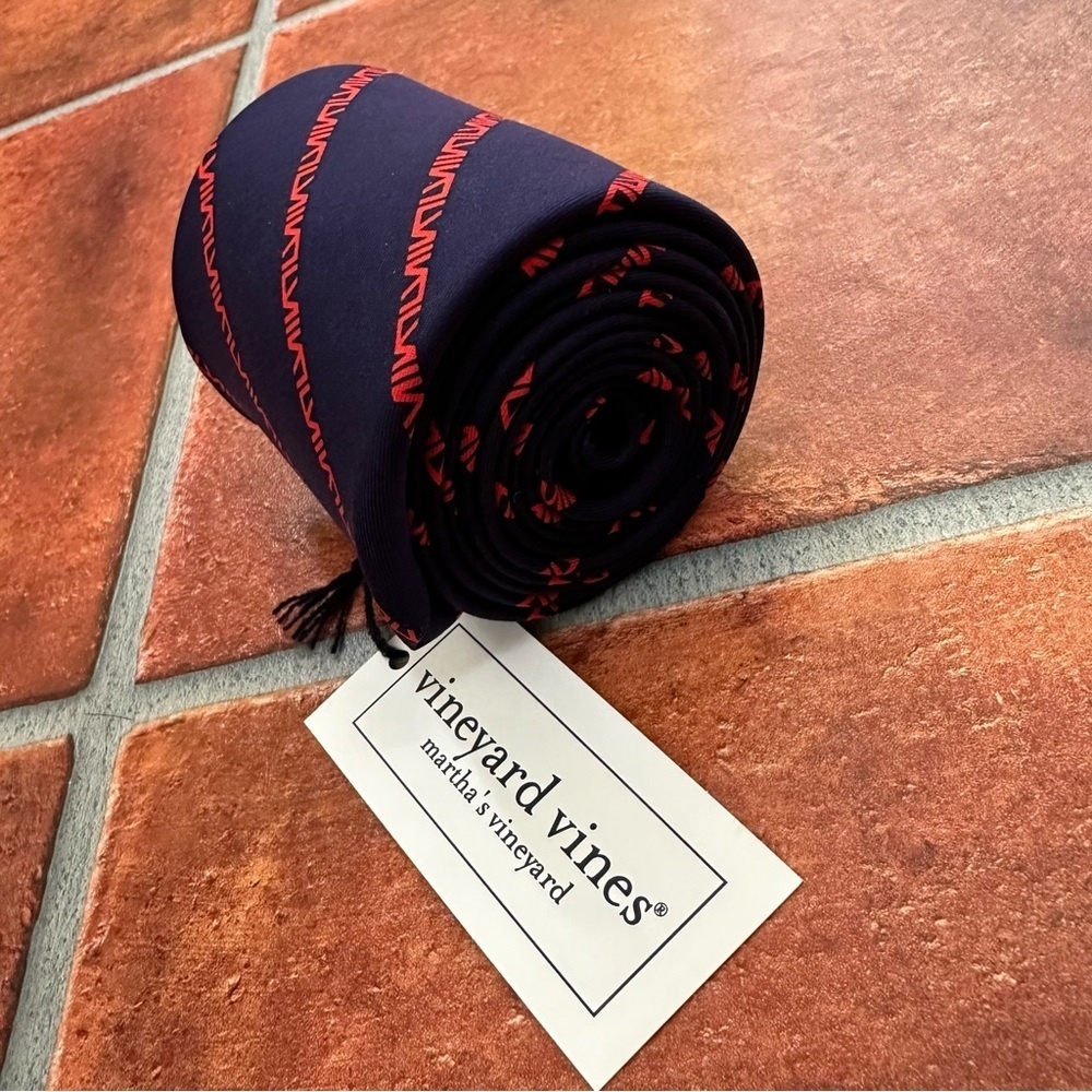 NWT Vineyard Vines Super Bowl LVIII Silk Tie